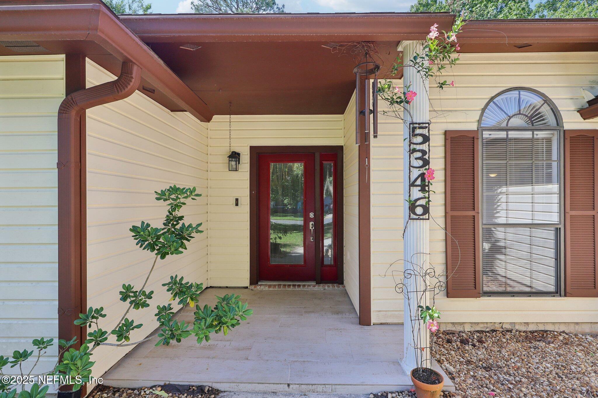 Property Photo: 5346 Walker Horse Drive FL 32257