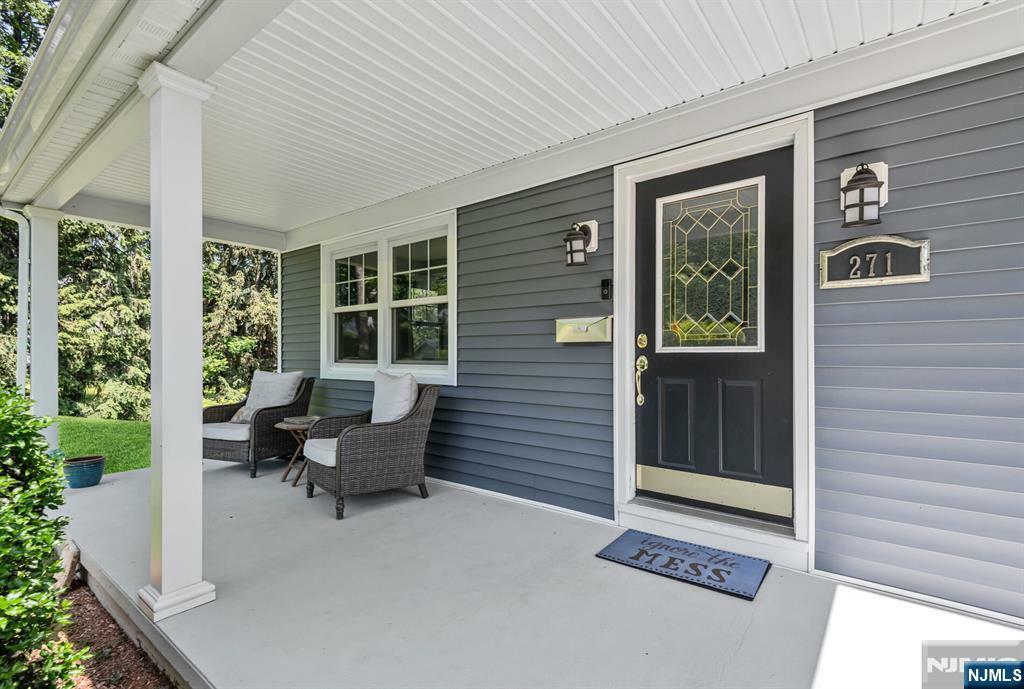 Property Photo:  271 Cedar Hill Avenue  NJ 07481 