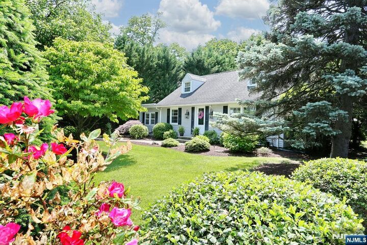 Property Photo:  853 S Maple Avenue  NJ 07452 