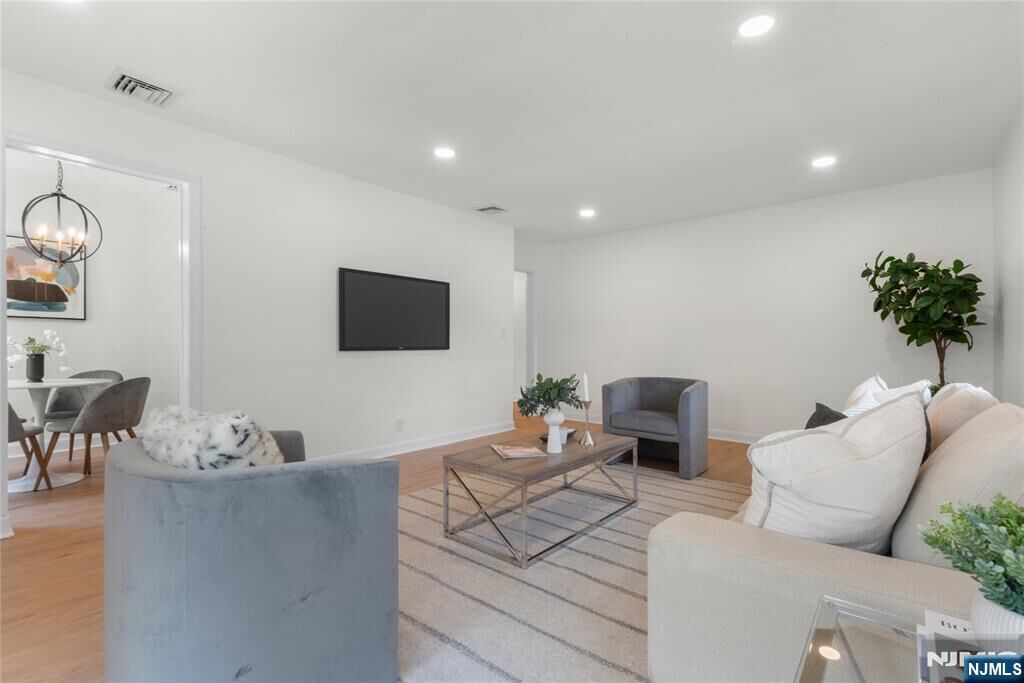 Property Photo:  530 Broad Avenue 2  NJ 07631 