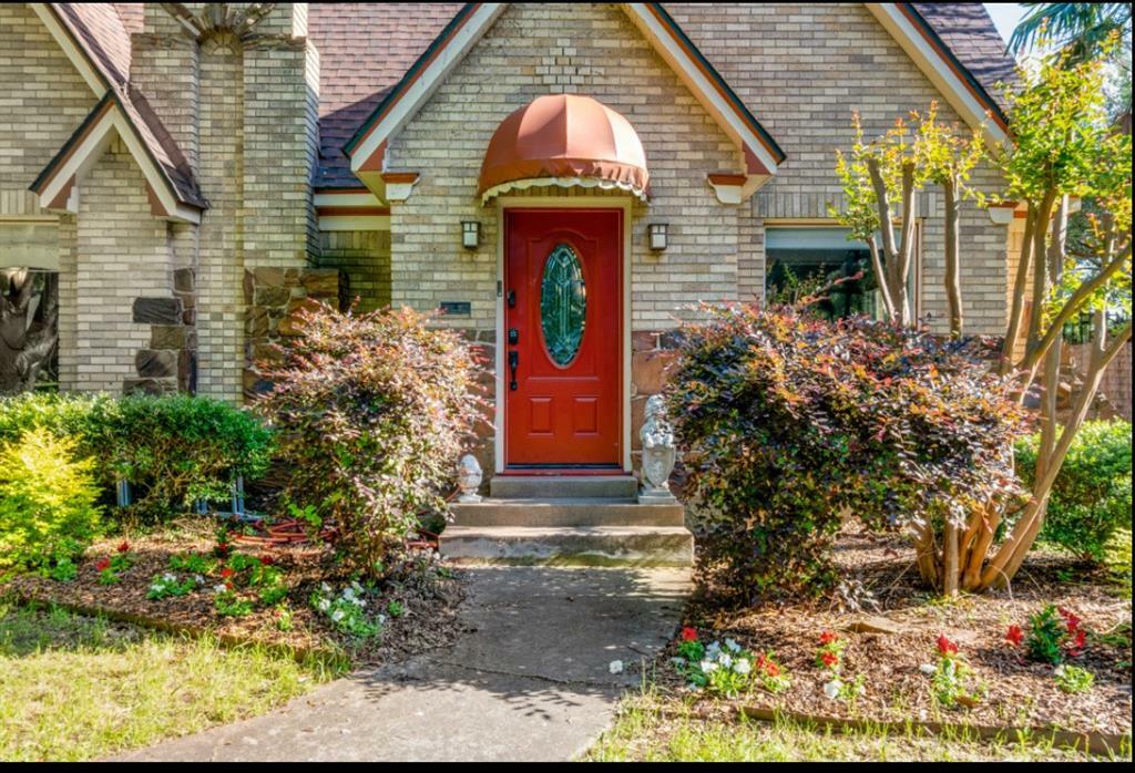 Property Photo: 5202 Morningside Avenue TX 75206