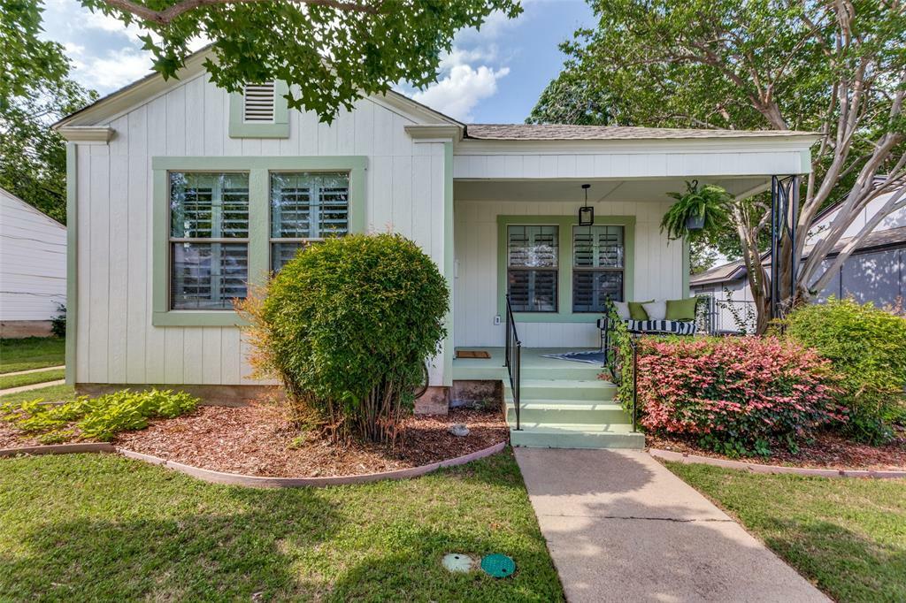 Property Photo:  4912 Calmont Avenue  TX 76107 