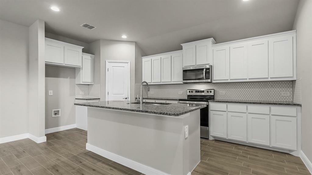 Property Photo:  308 Libby Lane  TX 76063 