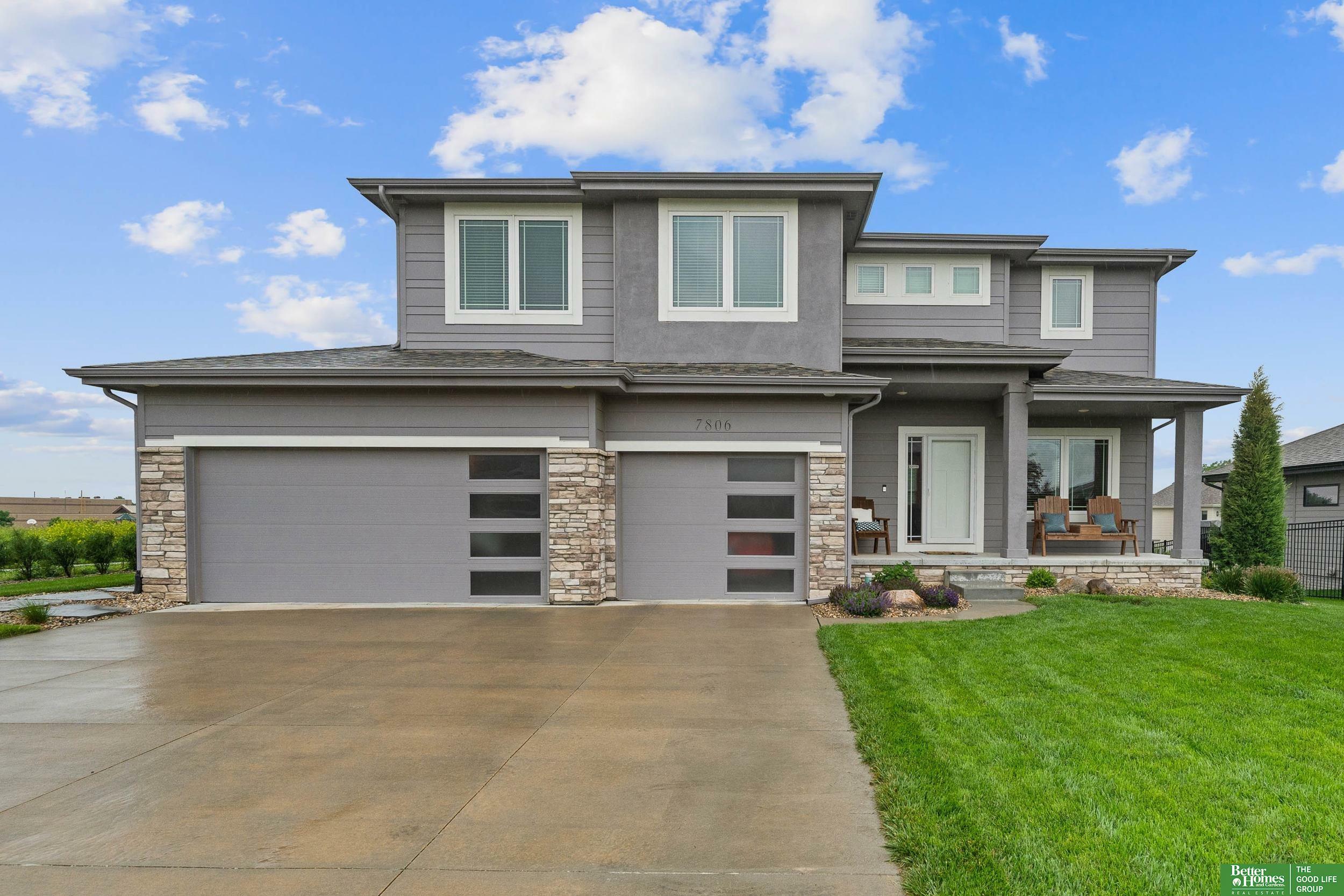 Property Photo: 7806 Von Street NE 68046