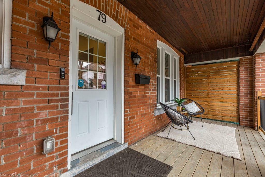 Photo de la propriété: 79 Fairholt Road S ON L8M 2T6