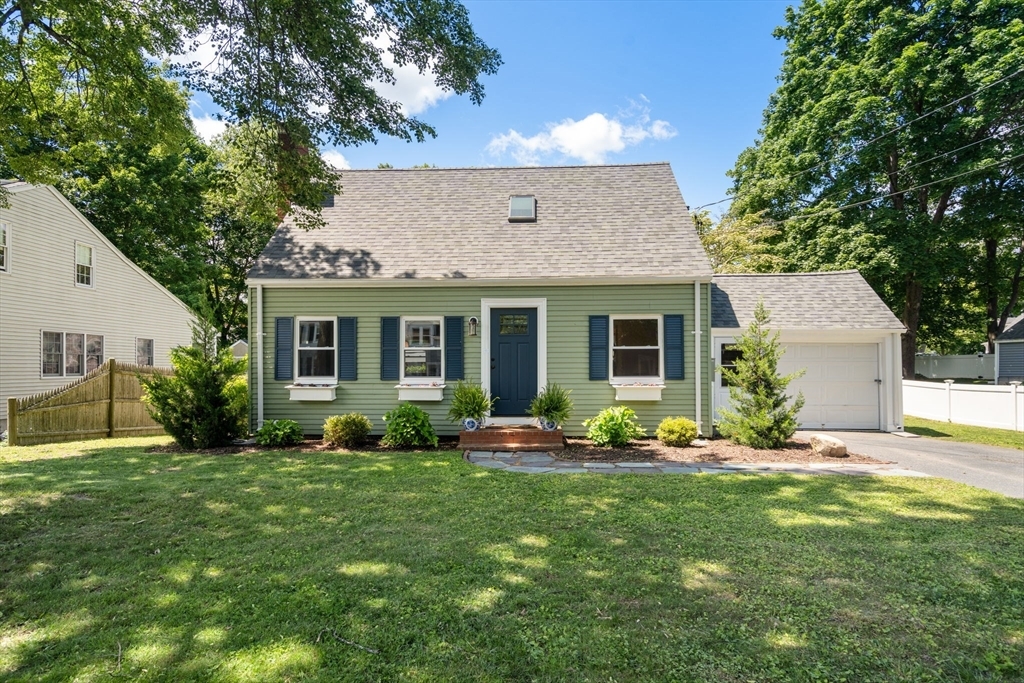 11 Netta Rd  Dedham MA 02026 photo
