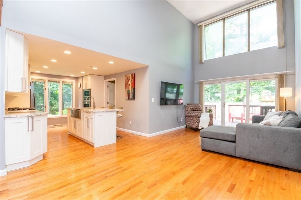 Property Photo:  10 Grove Square 10  MA 02368 