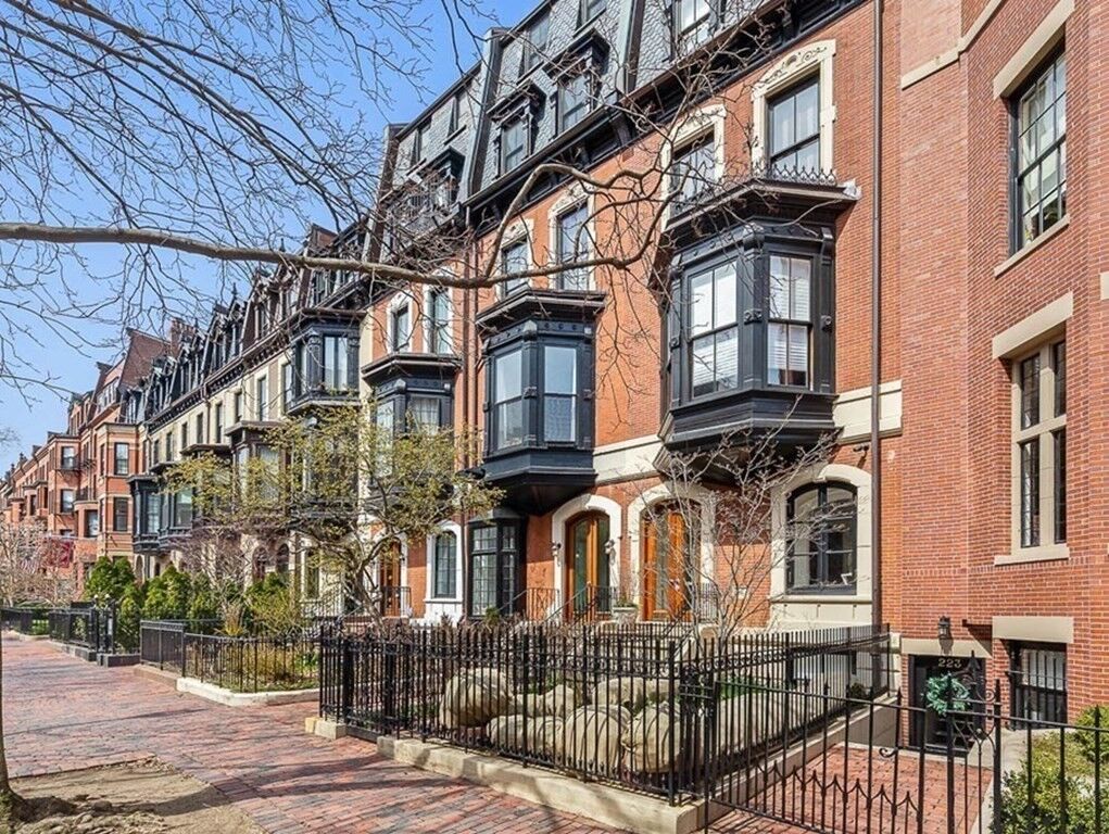 Property Photo:  227 Marlborough St 4  MA 02116 