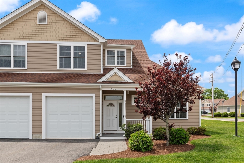 Property Photo: 70 Endicott 1406 MA 02062