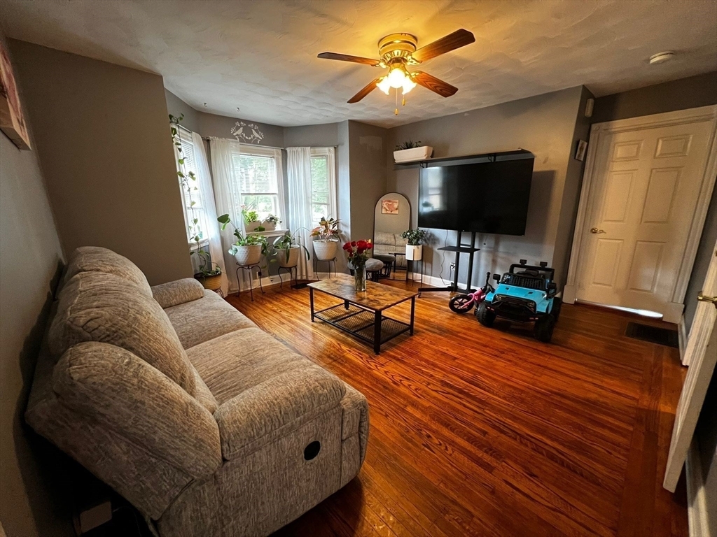 Property Photo:  563 Lynn - St  MA 02148 