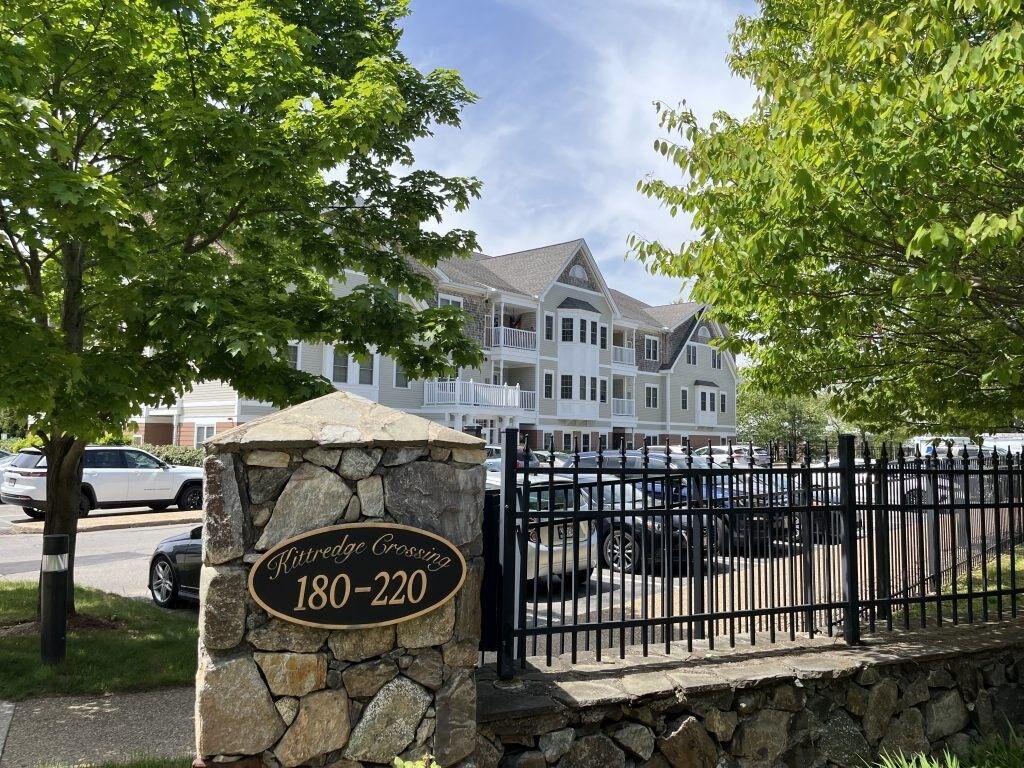 Property Photo:  190 Chickering Rd 313D  MA 01845 