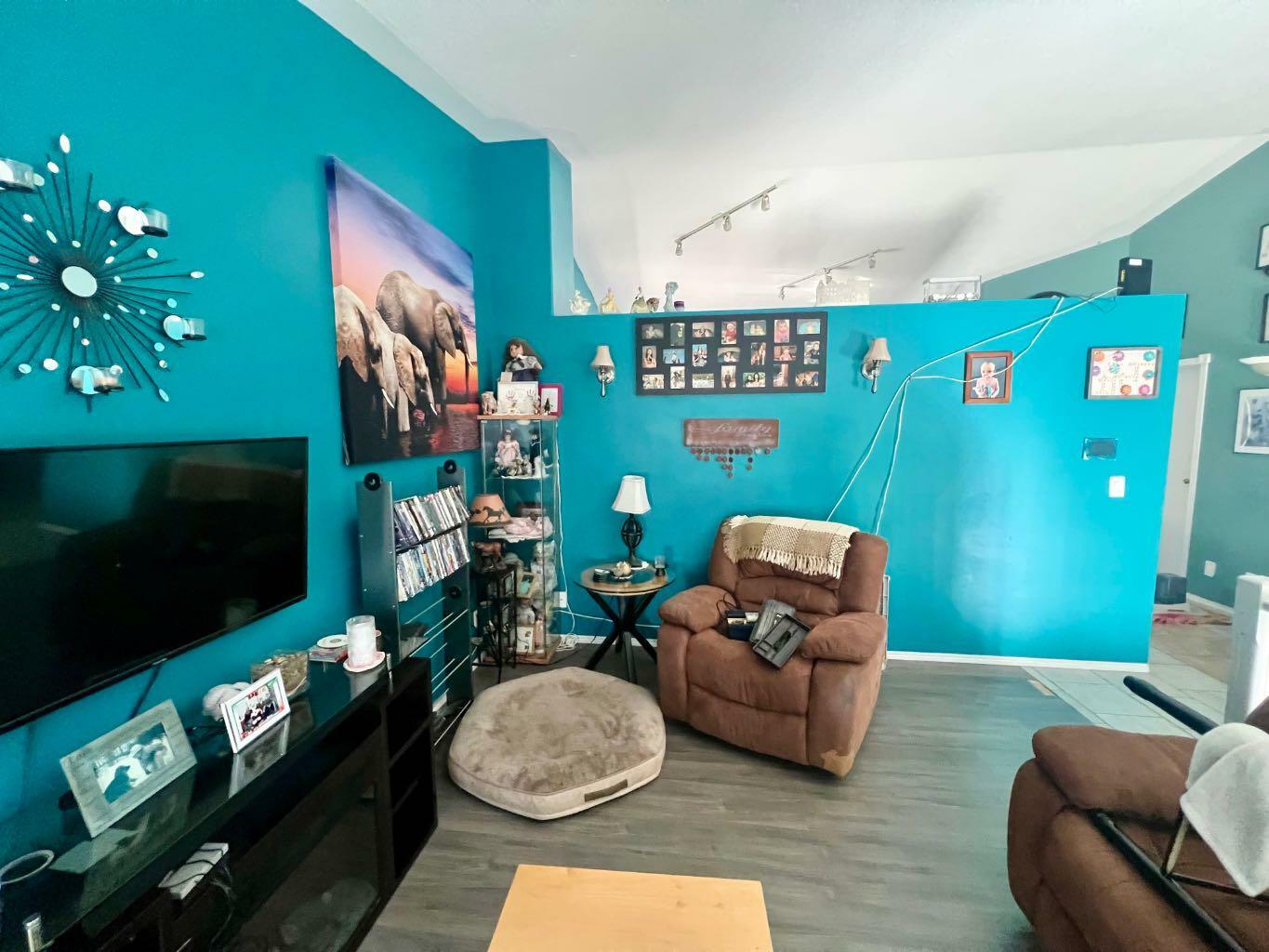 Property Photo:  117 Lamont Close  AB T4R 2R6 