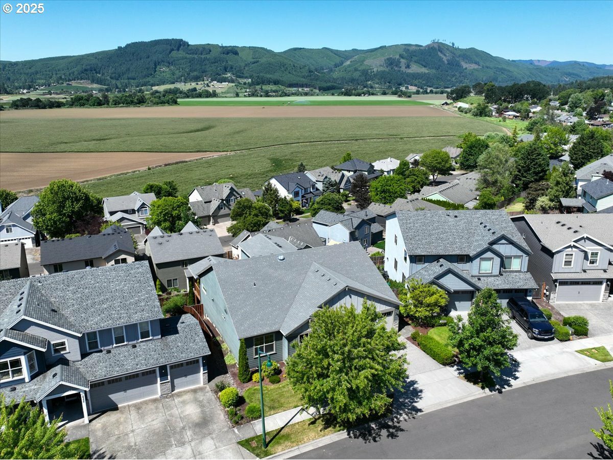 Property Photo: 2336 Heather Way OR 97116