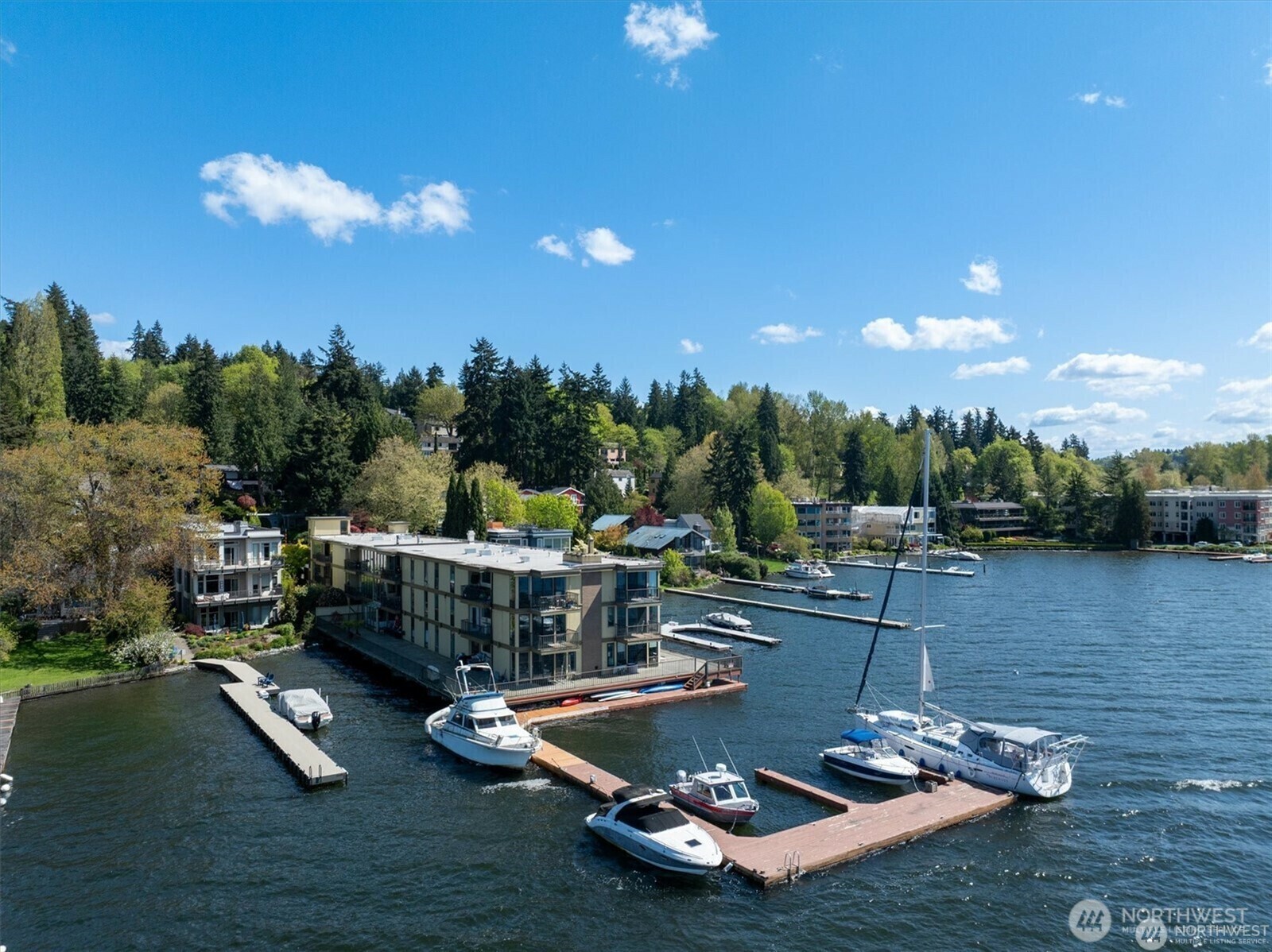 Property Photo: 4561 Lake Washington Boulevard NE 303 WA 98033