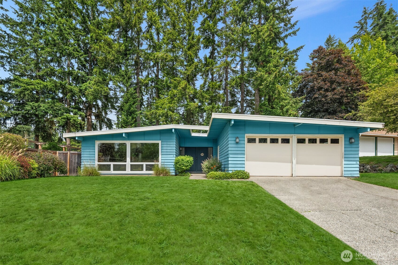 Property Photo: 15640 NE 1st Place WA 98008