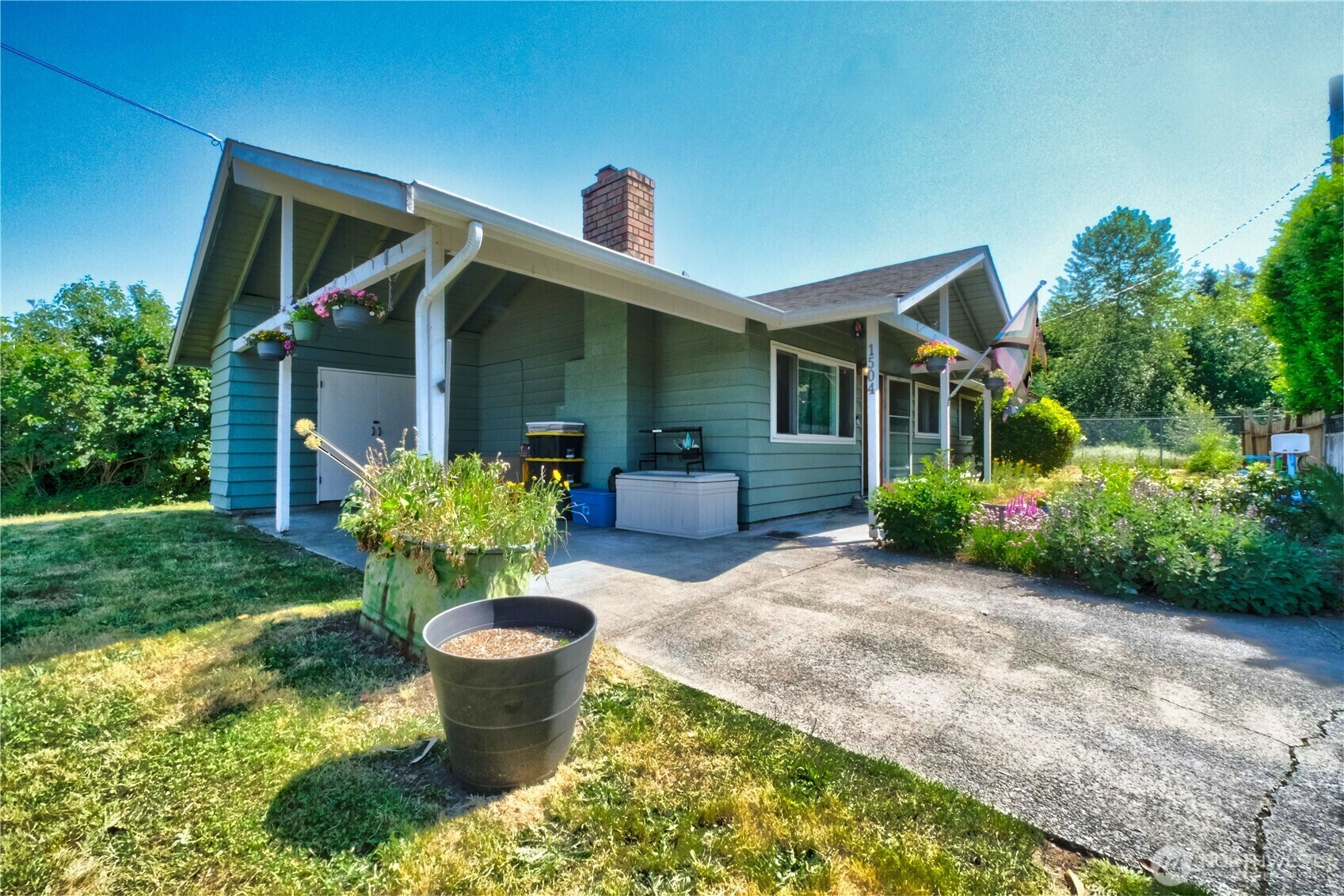 Property Photo: 1504 S 207th St WA 98198