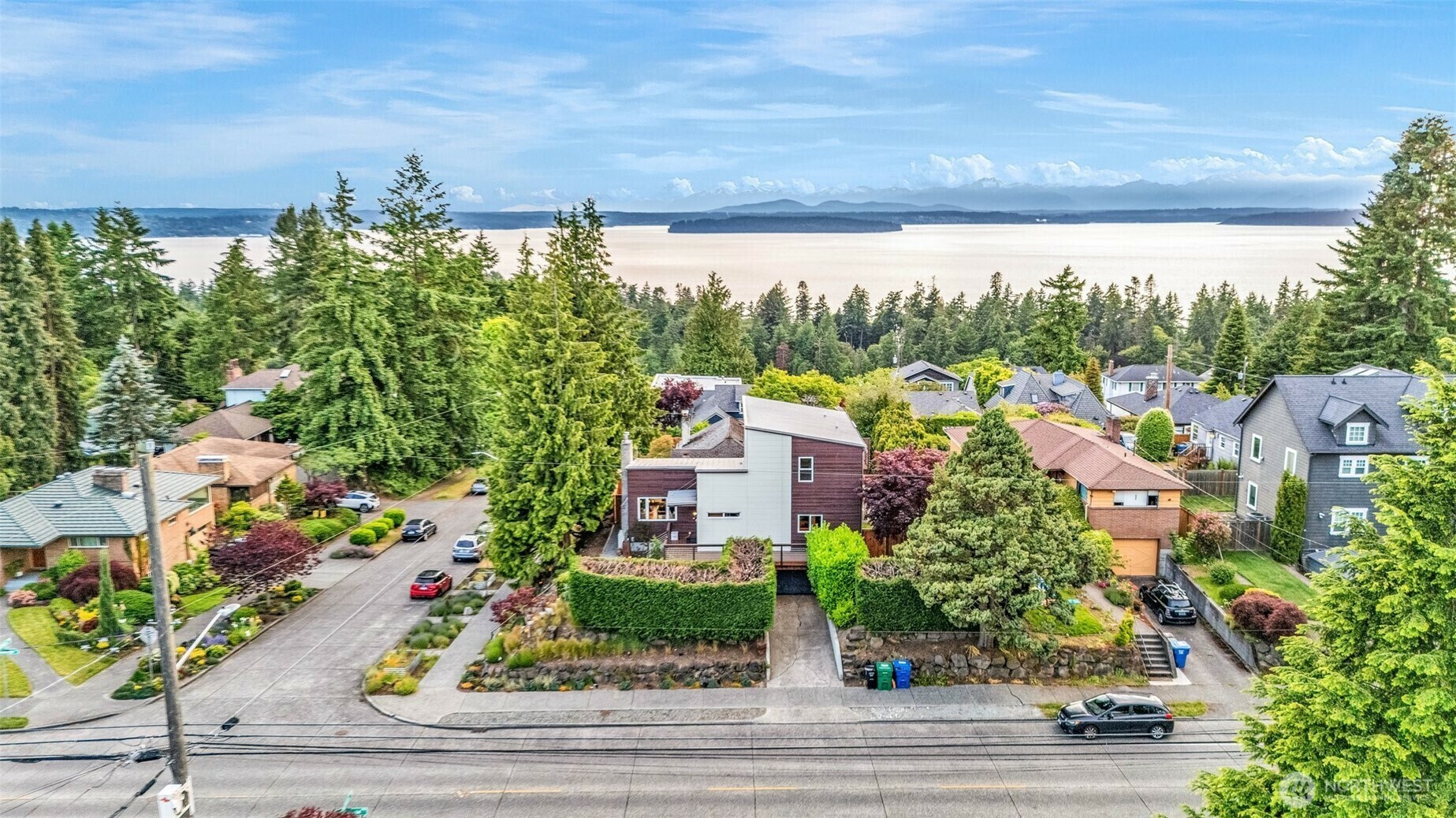 Property Photo: 7717 California Avenue SW WA 98136