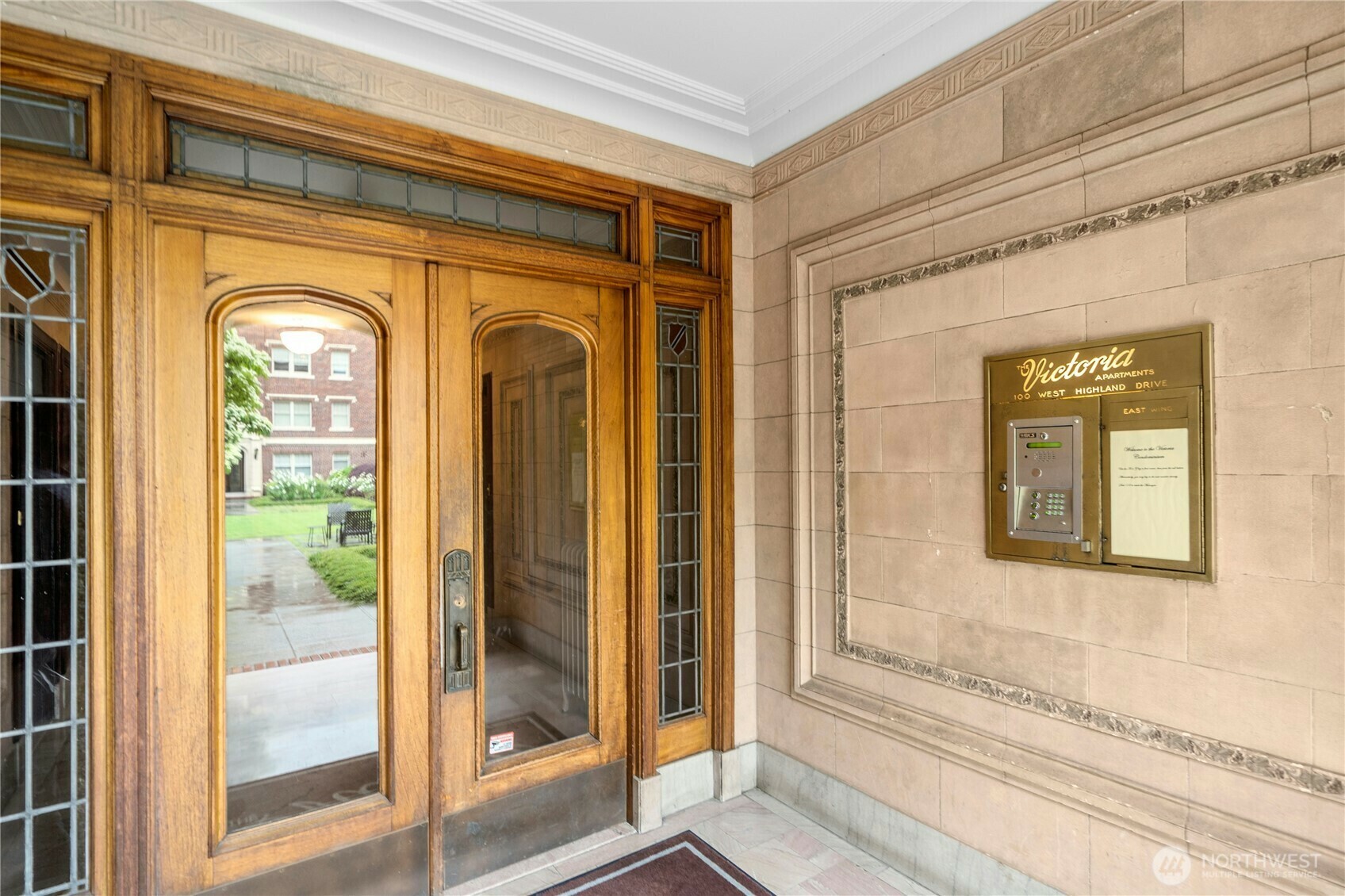 Property Photo: 100 W Highland Drive 404 WA 98119