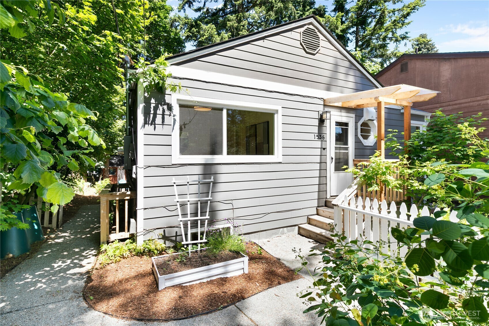 Property Photo:  1536 NE 95th Street  WA 98115 