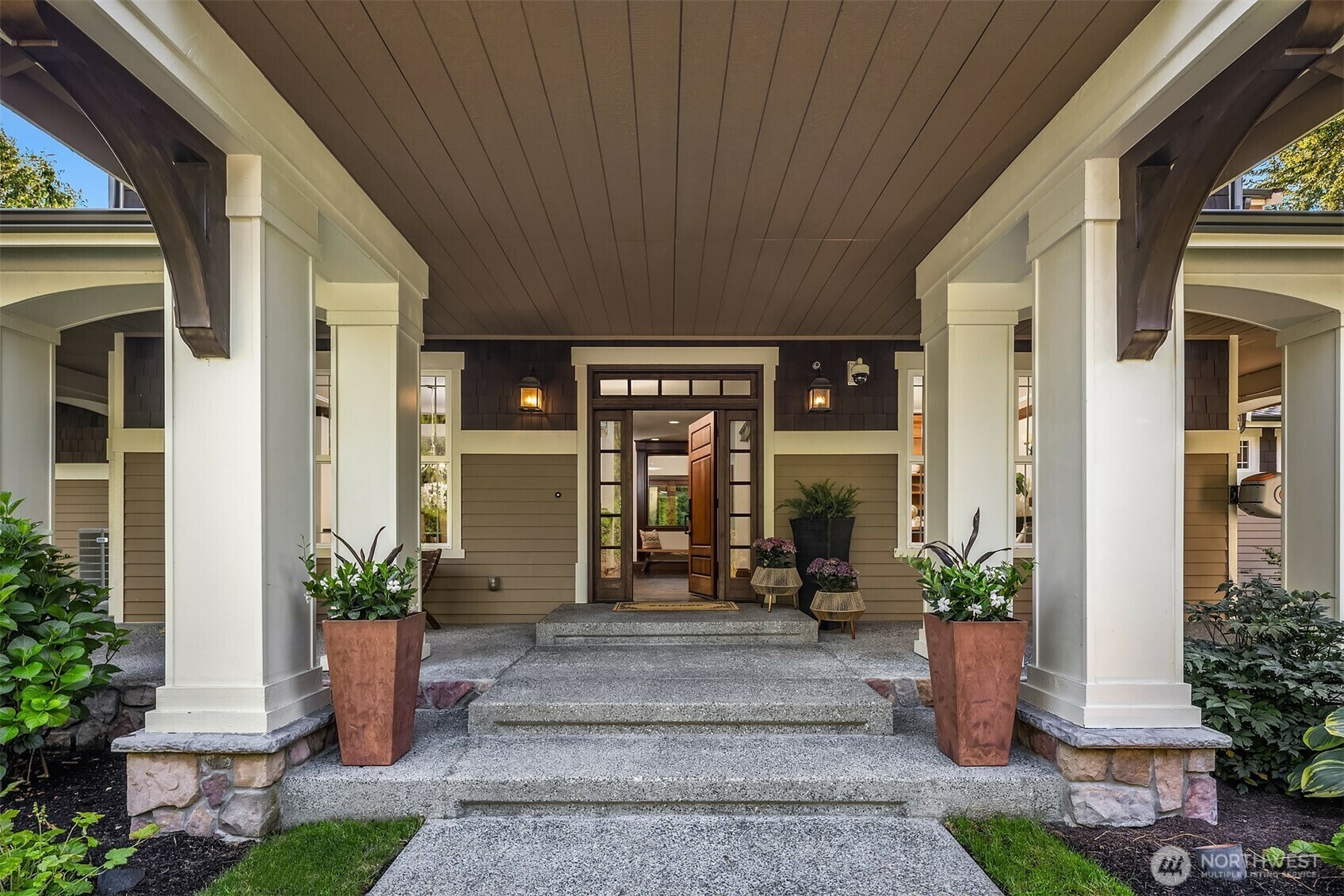 Property Photo: 22217 255th Avenue SE WA 98038