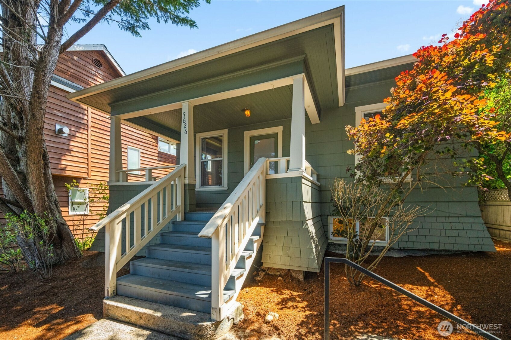 Property Photo: 5626 Roosevelt Way NE WA 98105
