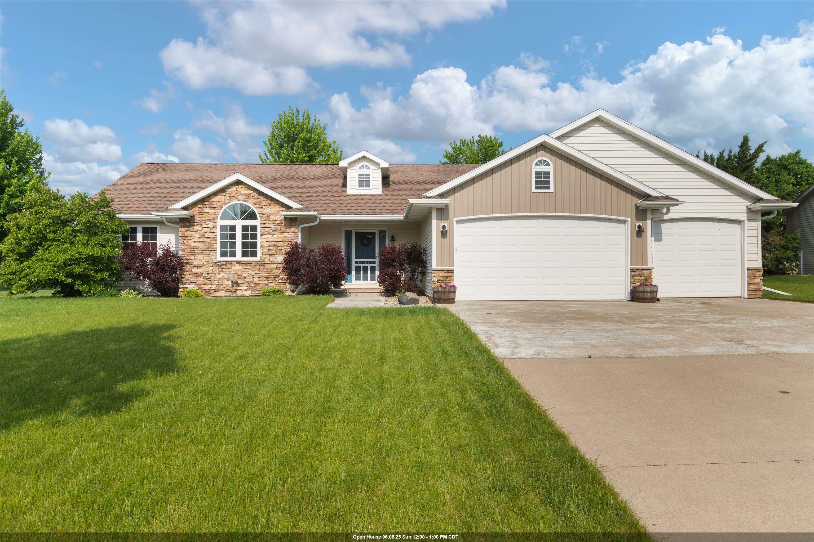 N2325 Heavenly Drive  Greenville WI 54942 photo