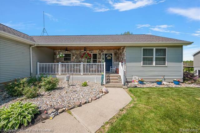 Property Photo: 1129 E Coulter Road MI 48446