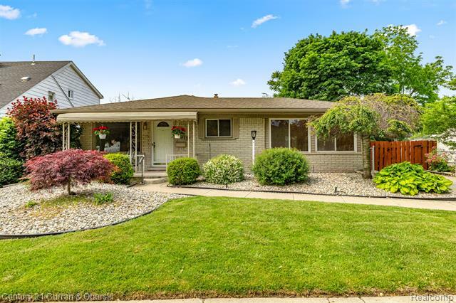 Property Photo: 17215 Hanover Avenue MI 48101