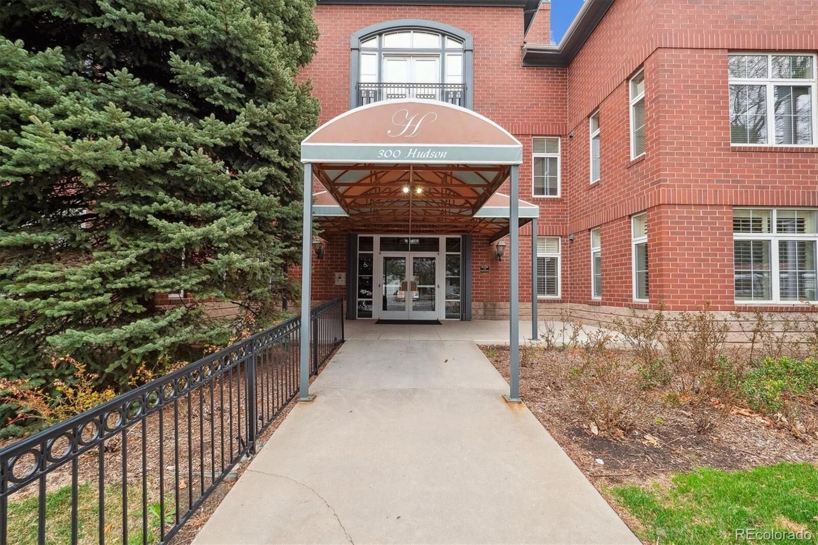 Property Photo: 300 Hudson Street 109 CO 80220