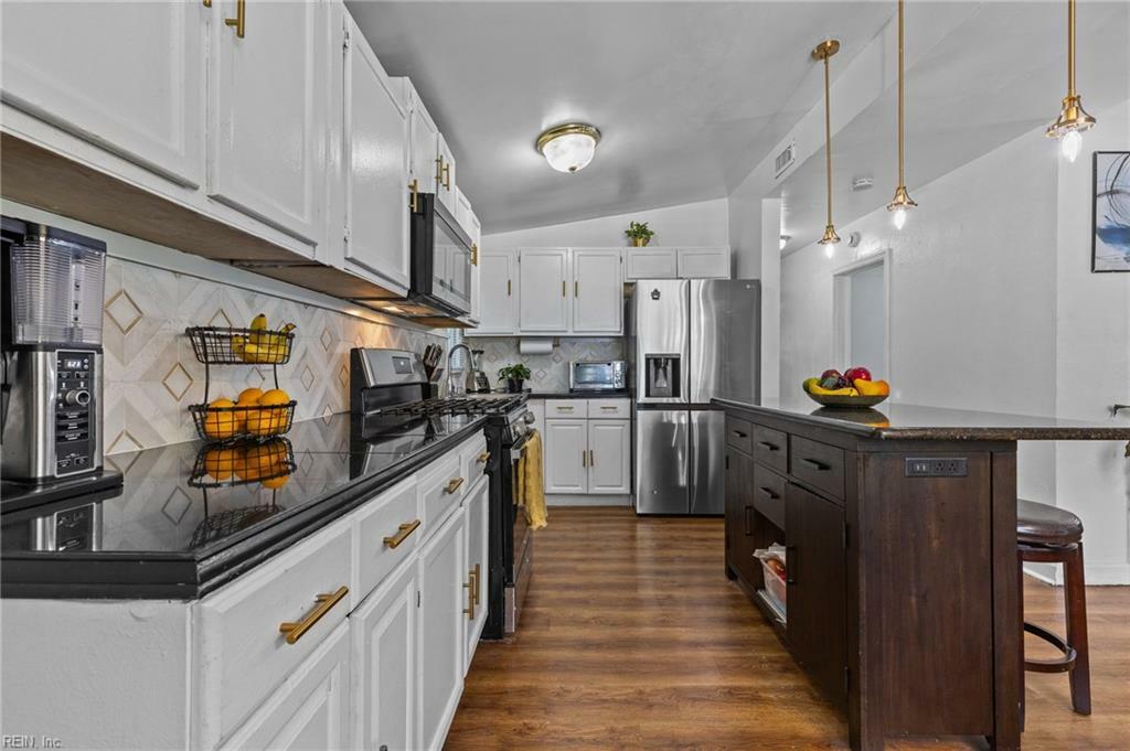 Property Photo: 1208 Santeetlah Avenue VA 23325