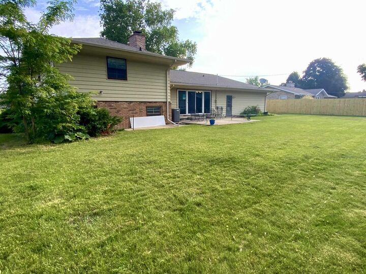Property Photo: 874 East Petunia Lane WI 53511