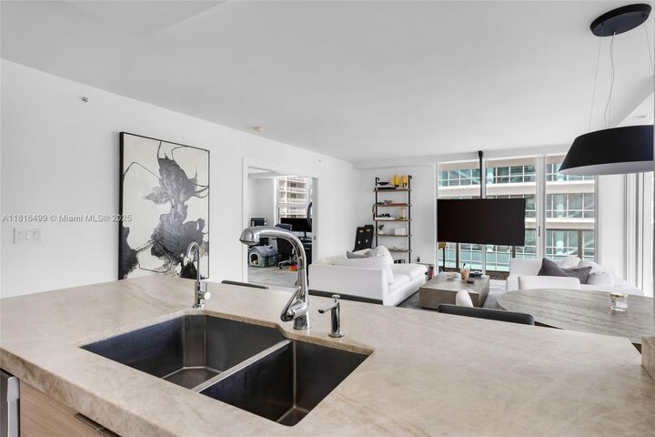 Property Photo:  1155 Brickell Bay Dr 3002  FL 33131 