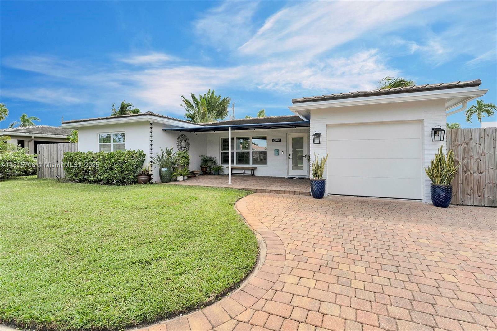 Property Photo: 4421 NE 16th Ave 0 FL 33334