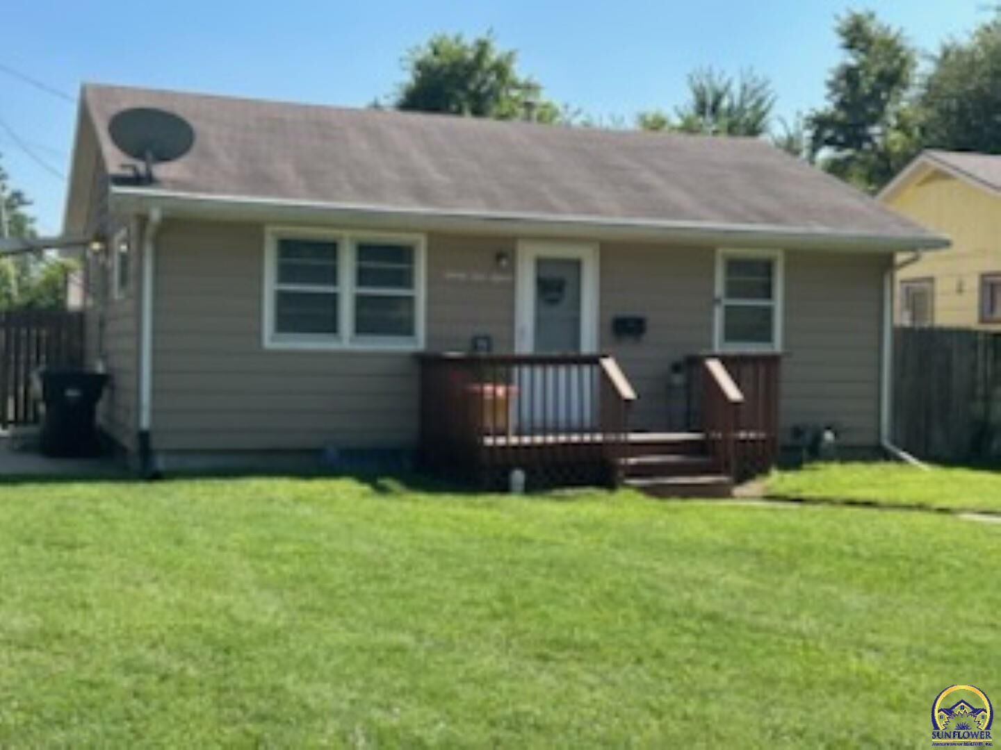 Property Photo: 2415 SW Duane St KS 66606