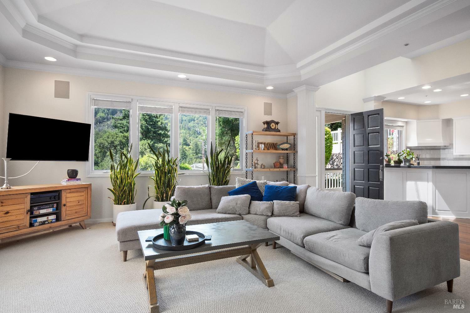 Property Photo: 6 Oak Road CA 94939