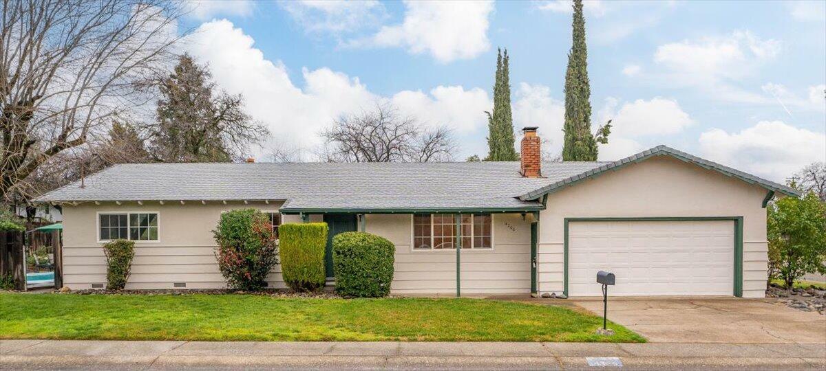 Property Photo: 4200 Travona Street CA 96001