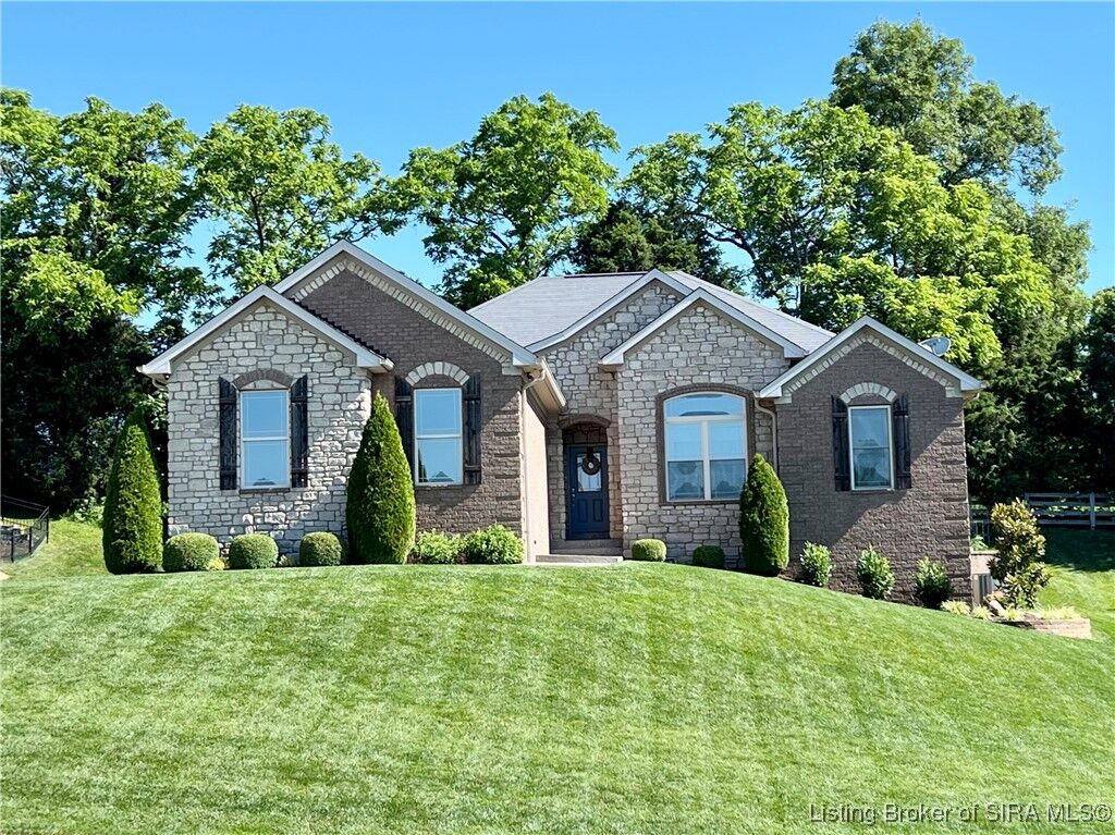 Property Photo: 2002 Leanders Road IN 47119