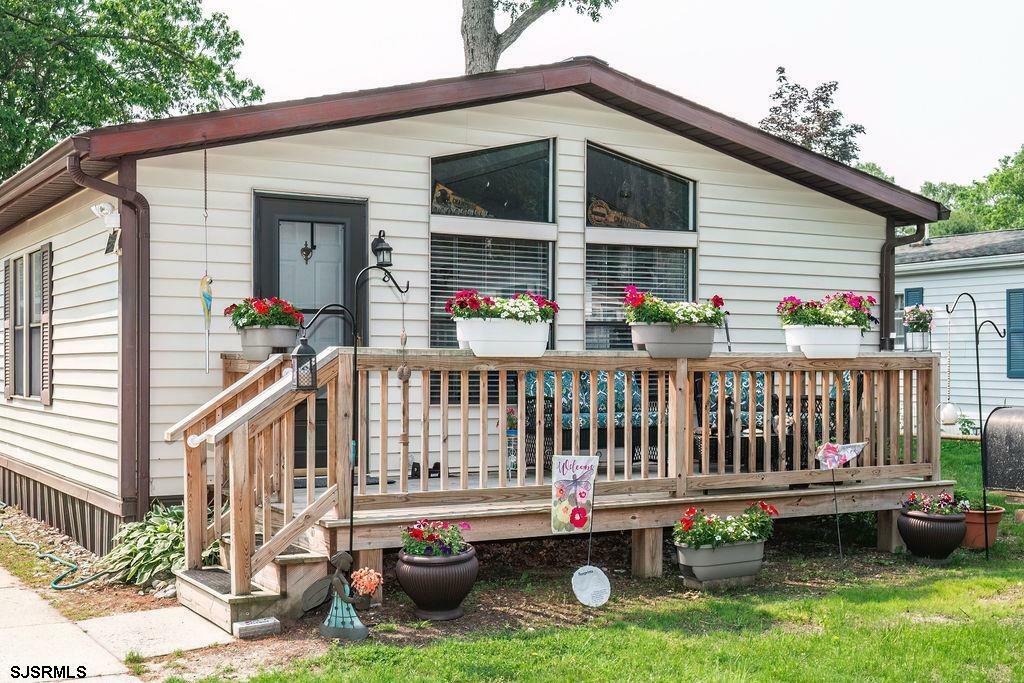 Property Photo: 8 Cardinal Dr NJ 08215