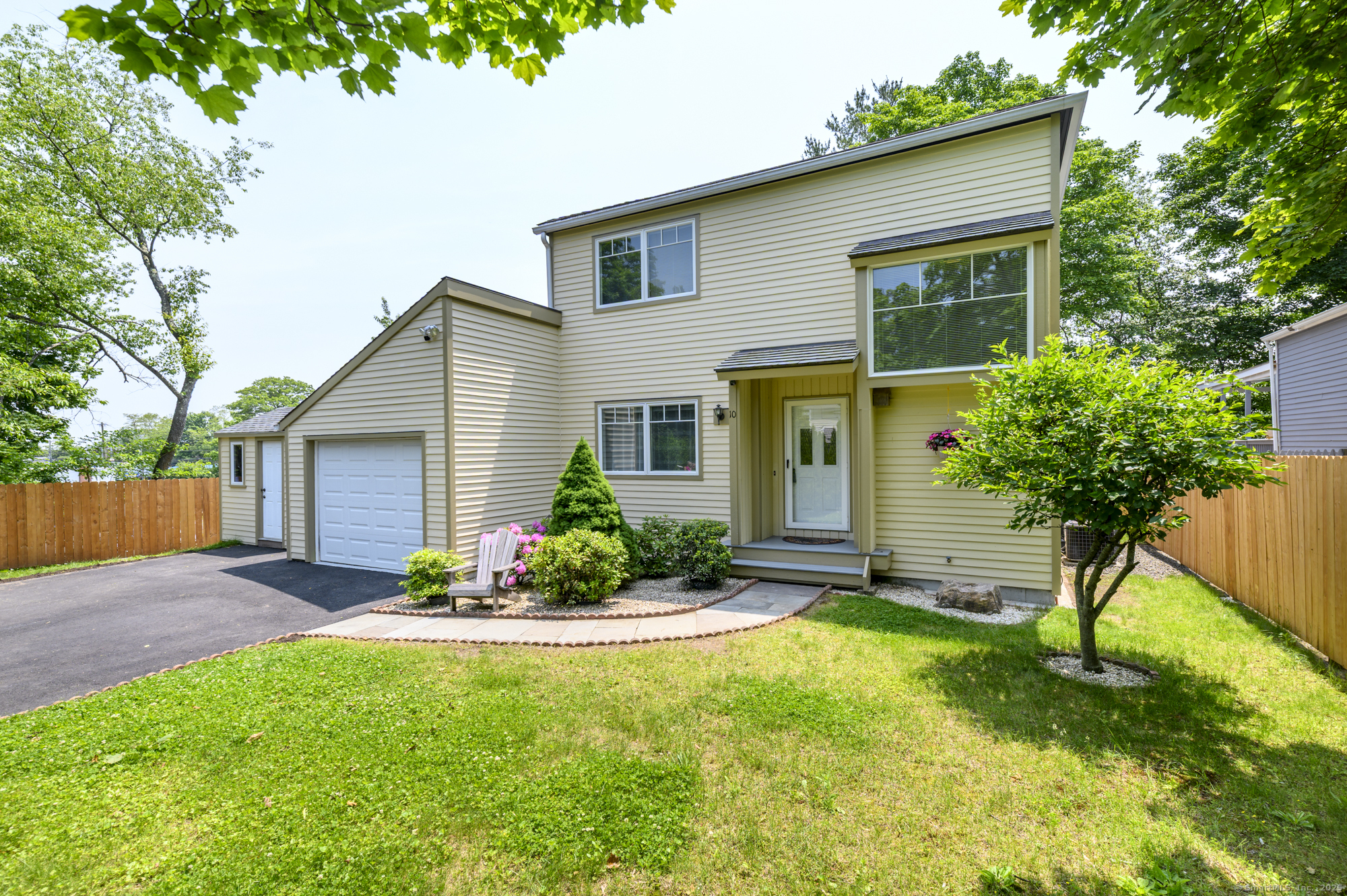 Property Photo: 10 Dry Hill Court CT 06851