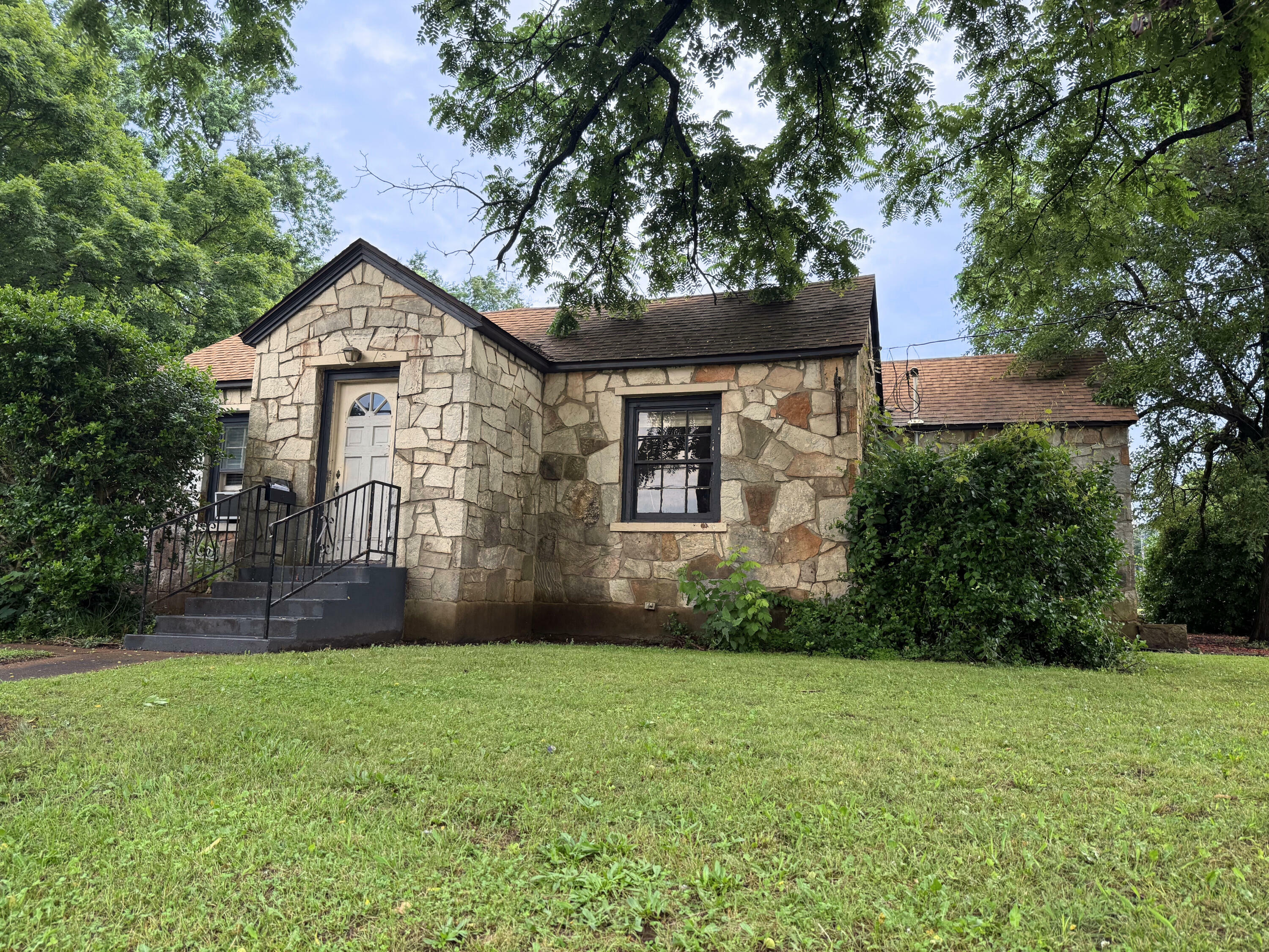 Property Photo:  404 S 5th Street  MO 65791 