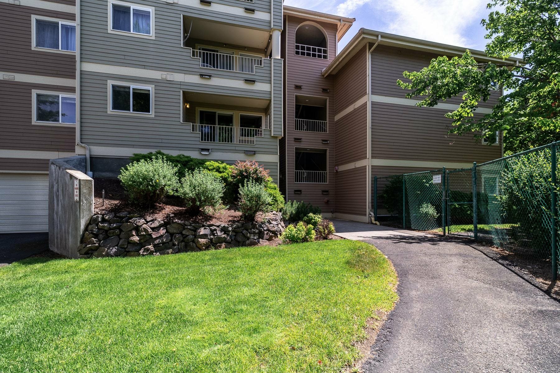 Property Photo: 639 N Riverpoint Unit J205 Blvd J205 WA 99202