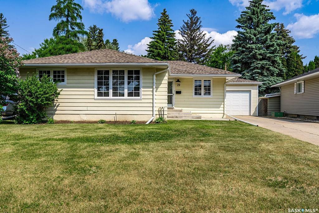 Property Photo:  29 Norman Crescent  SK S7J 2K4 