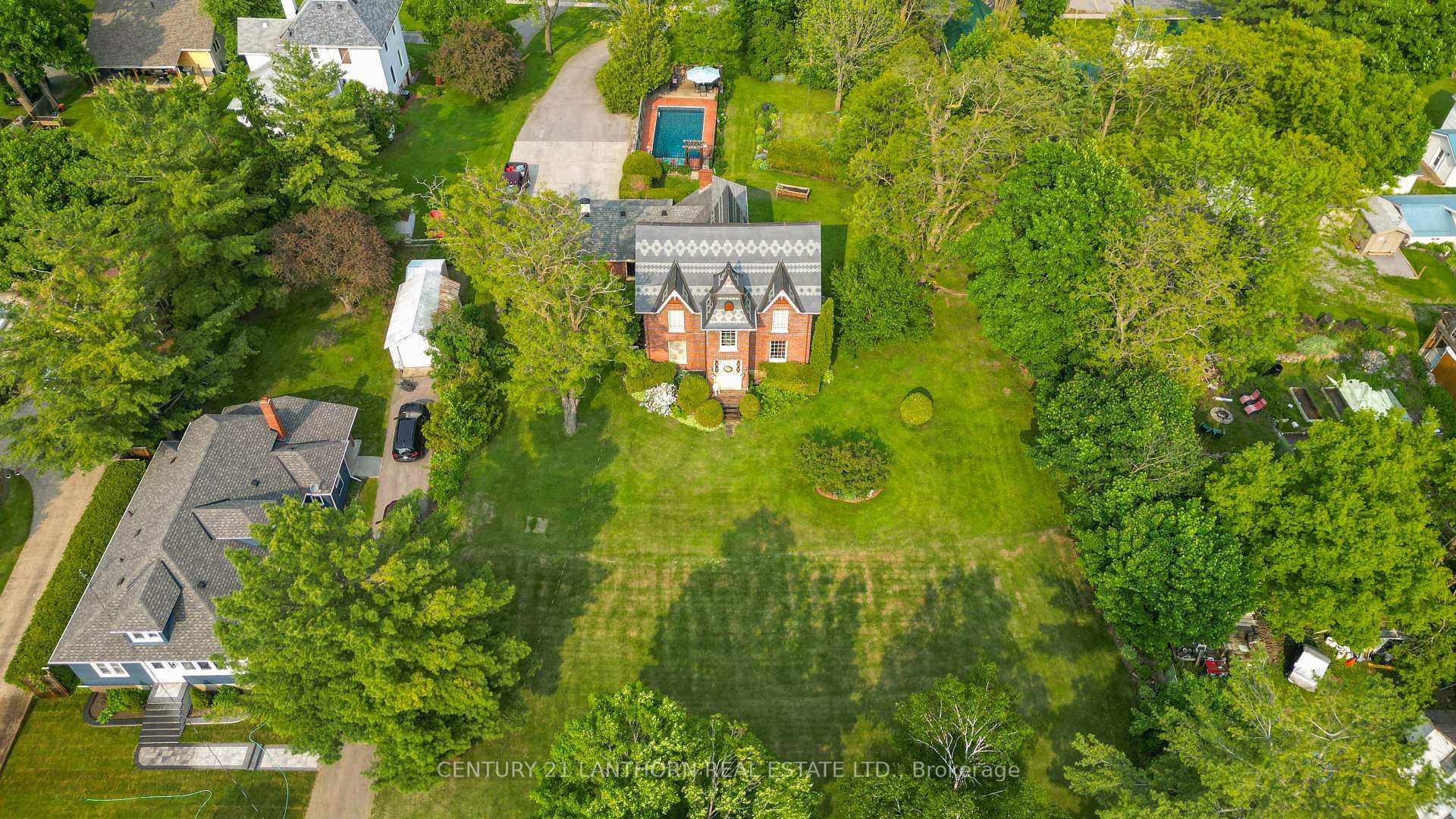 Property Photo: 27 Davidson Street ON K0K 2K0