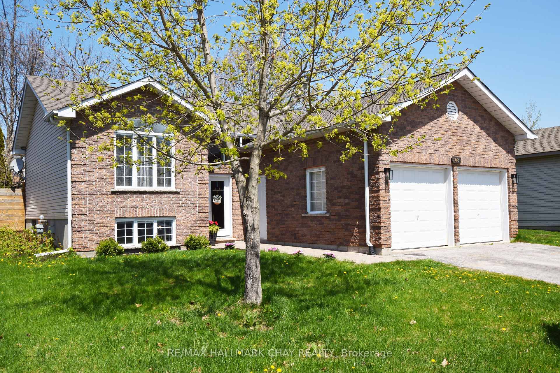 68 Anderson Crescent  Tay ON L0K 2A0 photo