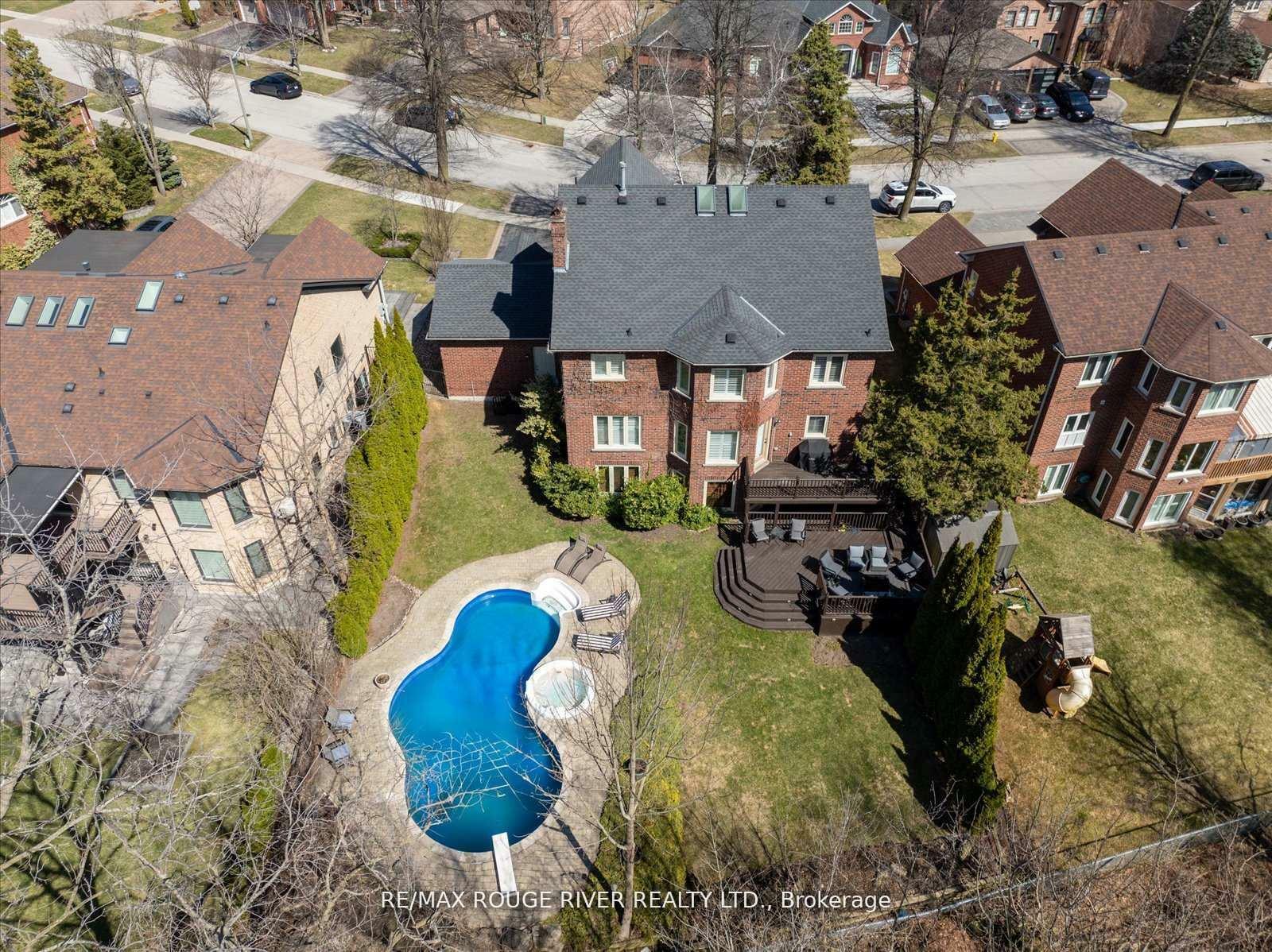 Property Photo: 885 Baylawn Drive ON L1X 2N7