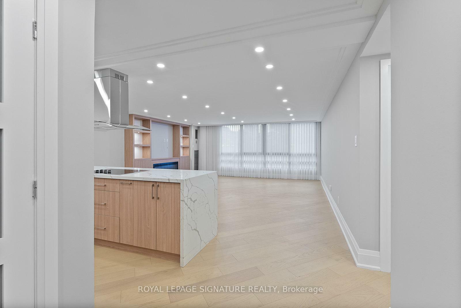 Photo de la propriété: 77 Carlton Street 406 ON M5B 2J7