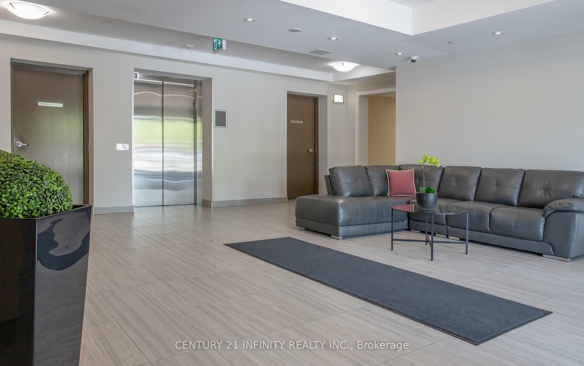 Property Photo: 80 Aspen Springs Drive 201 ON L1C 0V4