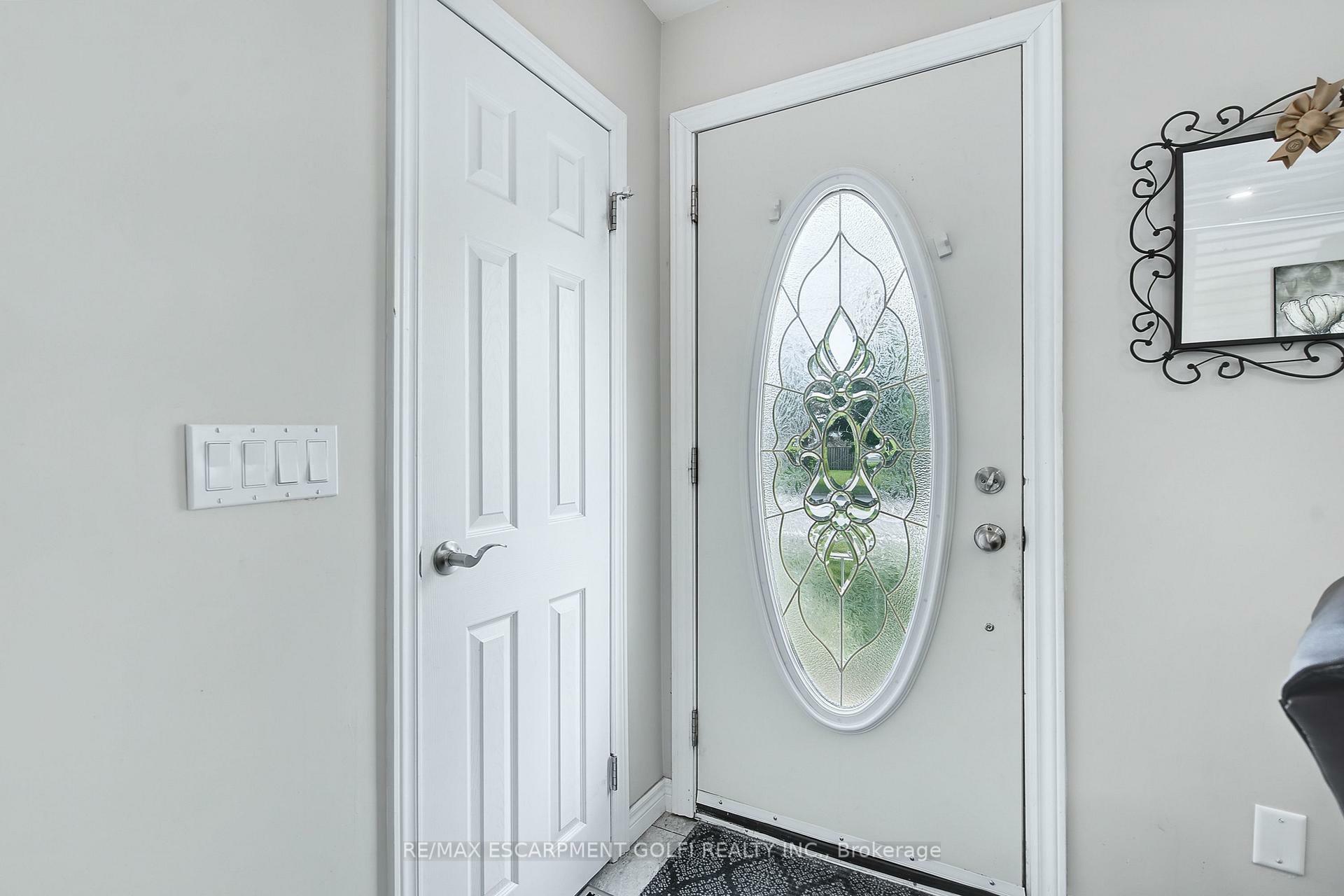 Property Photo: 93 Fairview Drive ON N3R 2X1