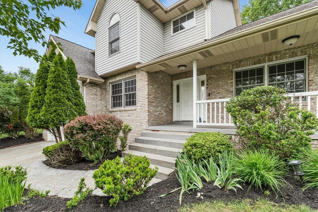 Property Photo: 260 Fox Meadow Dr PA 15090