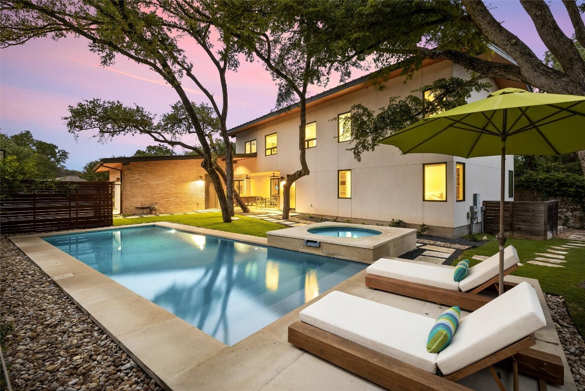 4005 Knollwood Drive  Austin TX 78731 photo